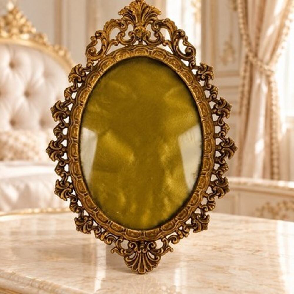Vintage Ornate Gold Oval Picture Frame 3.5x5 Hollywood Regency Easel Back